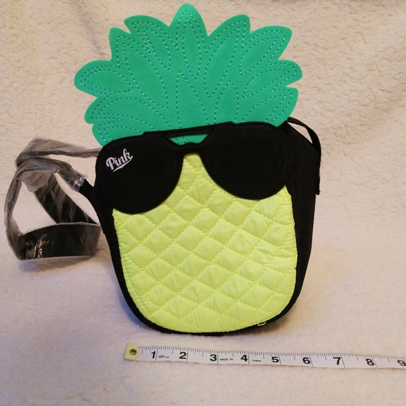 VS PINK Insulated Pineapple Crossbody Cooler Bag - Picture 2 of 8